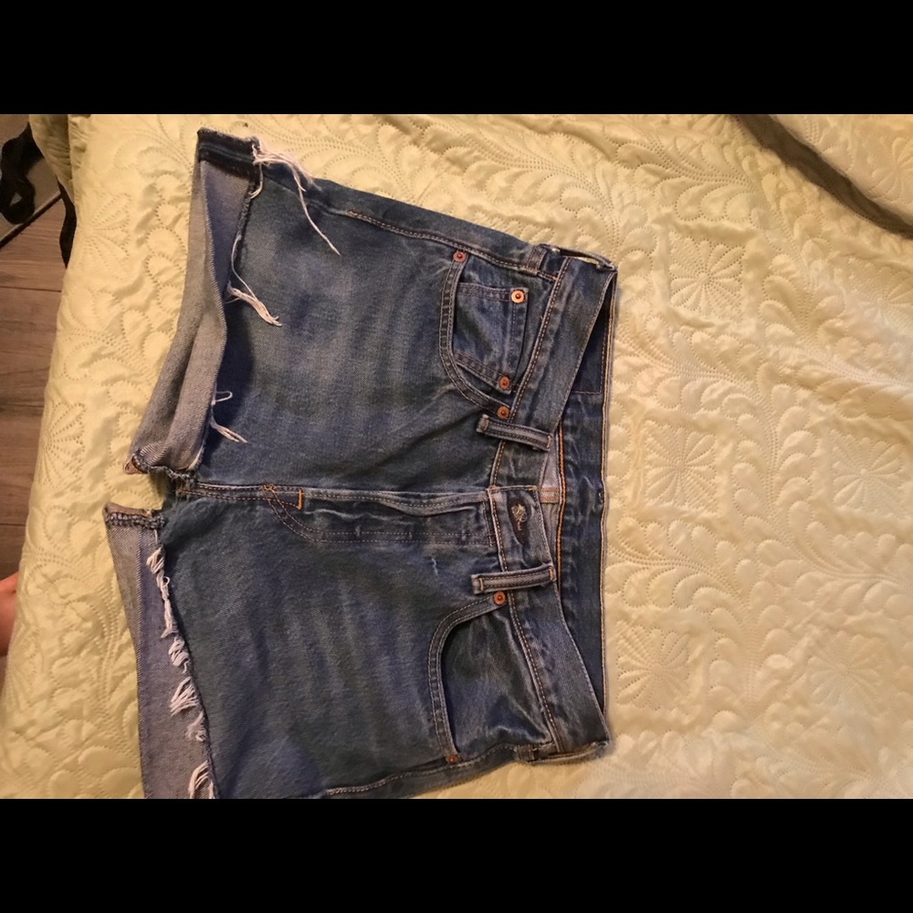 High wasted Levi shorts